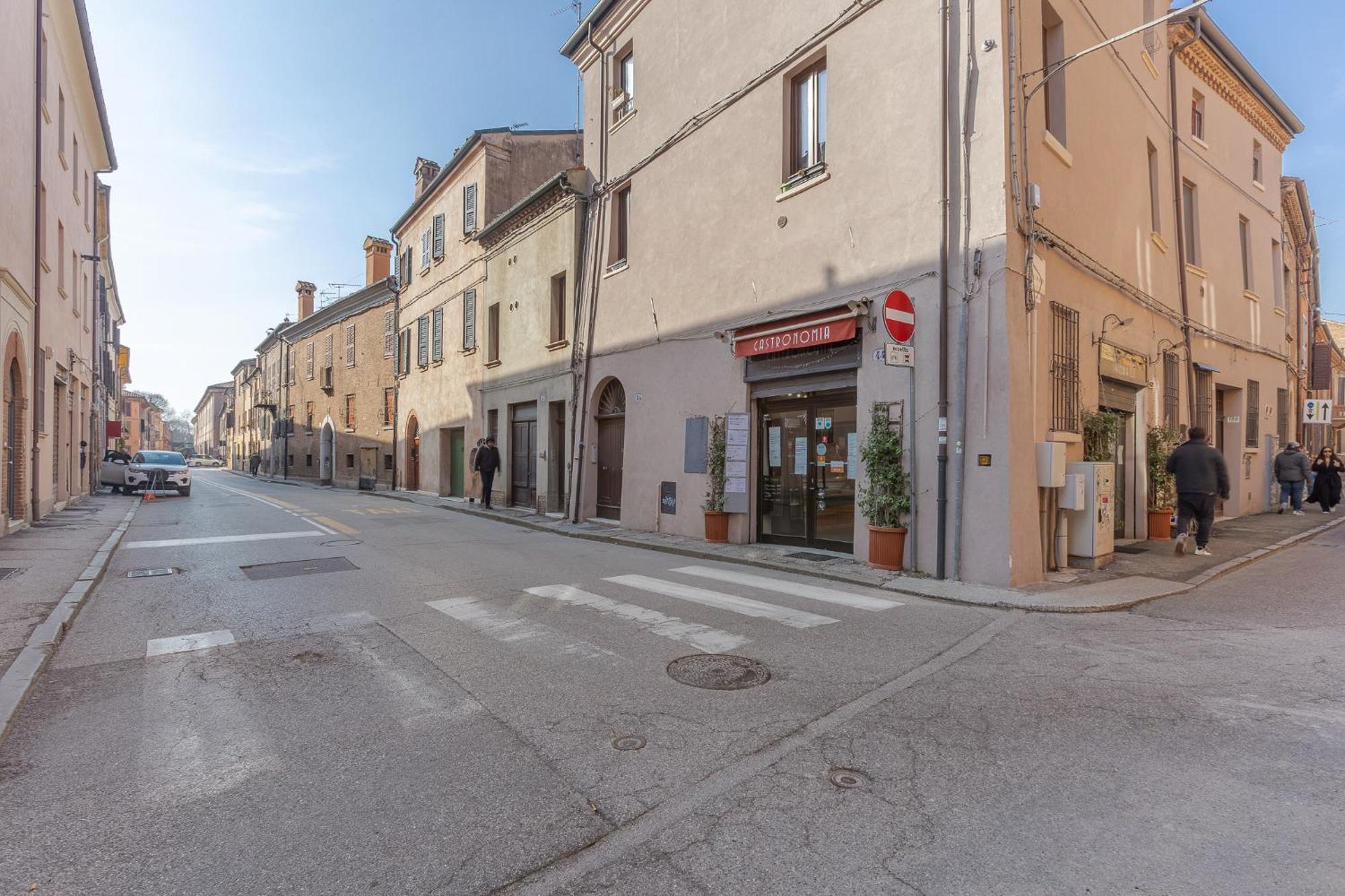 Nel Centro Storico Lovely Apartment Ferrara Exterior photo